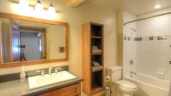 Scenic Wonders Dogwood Manor 3 Bedrooms