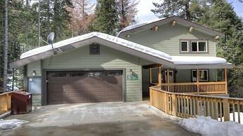 Scenic Wonders Dogwood Manor 3 Bedrooms