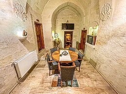 Heritage Cave Suites