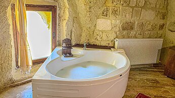 Heritage Cave Suites