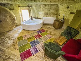 Heritage Cave Suites