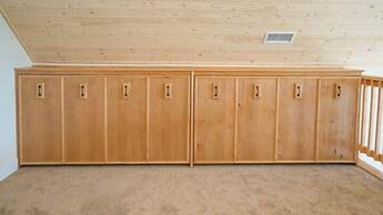 Scenic Wonders River Rock 3 Bedroom Loft