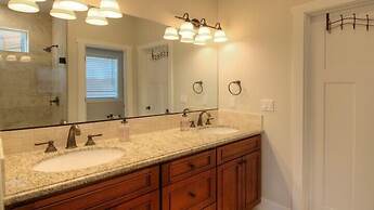 Scenic Wonders River Rock 3 Bedroom Loft