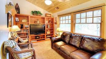 Scenic Wonder Creek Cabin 3 Bedroom loft