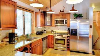 Scenic Wonder Creek Cabin 3 Bedroom loft