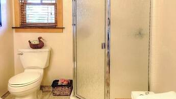 Scenic Wonder Creek Cabin 3 Bedroom loft