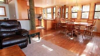 Scenic Wonders Treehouse Lodge 2 Bedroom