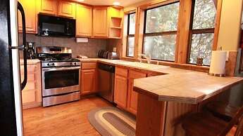 Scenic Wonders Treehouse Lodge 2 Bedroom