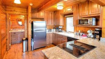 Scenic Wonders Treetops Cabin 2 Bedrooms