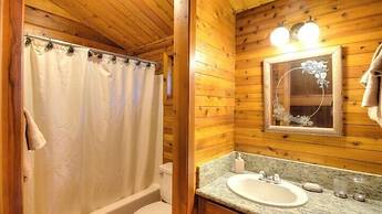 Scenic Wonders Treetops Cabin 2 Bedrooms