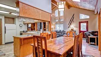 Scenic Wonders Crossroad Cabin 3 Bedroom