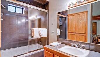 Scenic Wonders Crossroad Cabin 3 Bedroom