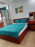 Vuon Hong Hotel & Apartments