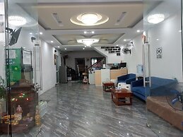 Vuon Hong Hotel & Apartments