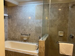 Glorious Service Suite At Times Square