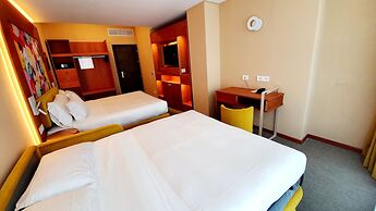 Omama Hotel