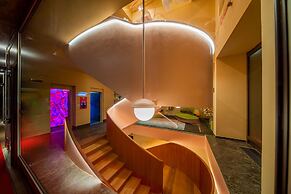 Omama Hotel