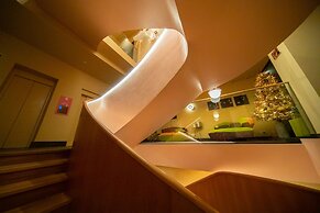 Omama Hotel