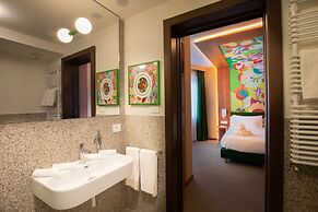Omama Hotel