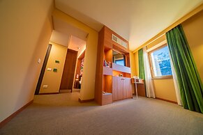 Omama Hotel