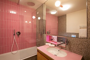 Omama Hotel