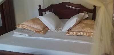 Ryan Green and Gardens Hotel