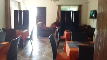 Ryan Green and Gardens Hotel