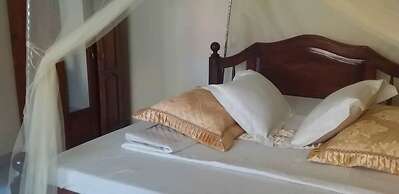 Ryan Green and Gardens Hotel