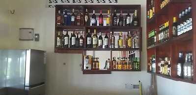 Ryan Green and Gardens Hotel