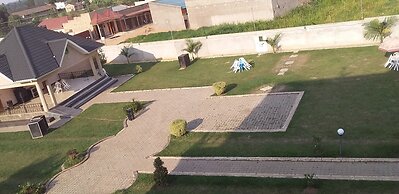 Senevin Gardens Hotel