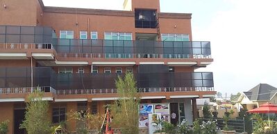 Senevin Gardens Hotel