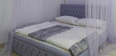 Senevin Gardens Hotel