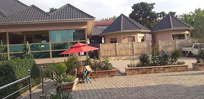 Senevin Gardens Hotel