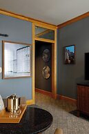 The Barfield, Autograph Collection