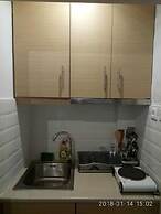 Modern ideally located studio apartment