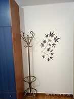 Modern ideally located studio apartment