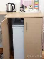 Modern ideally located studio apartment