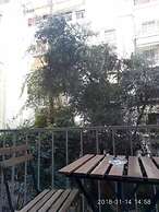 Modern ideally located studio apartment