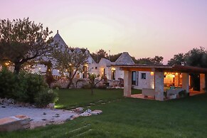 TD Trulli della Magnolia Trulli w/ Amazing Garden