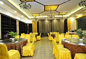 Metropolis Golf Hot Spring Hotel