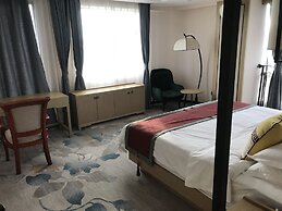 Metropolis Golf Hot Spring Hotel