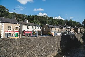 Town Street Apartment