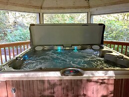 66SL - Hot Tub - WiFi - 3+ Bedroom - Sleeps 10