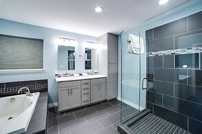 62SL - Hot Tub - WiFi - Fireplace - Pets Ok - Sleeps 6