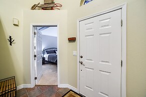 62SL - Hot Tub - WiFi - Fireplace - Pets Ok - Sleeps 6