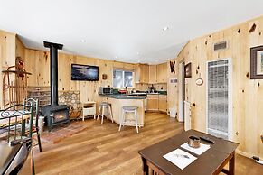 Cottage in the Pines#1667