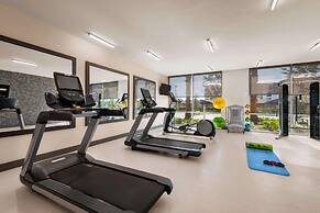 La Quinta Inn & Suites by Wyndham Orlando - IDrive Theme Parks