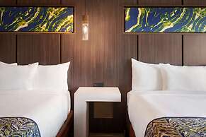 La Quinta Inn & Suites by Wyndham Orlando - IDrive Theme Parks