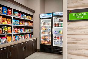 La Quinta Inn & Suites by Wyndham Orlando - IDrive Theme Parks