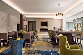 La Quinta Inn & Suites by Wyndham Orlando - IDrive Theme Parks